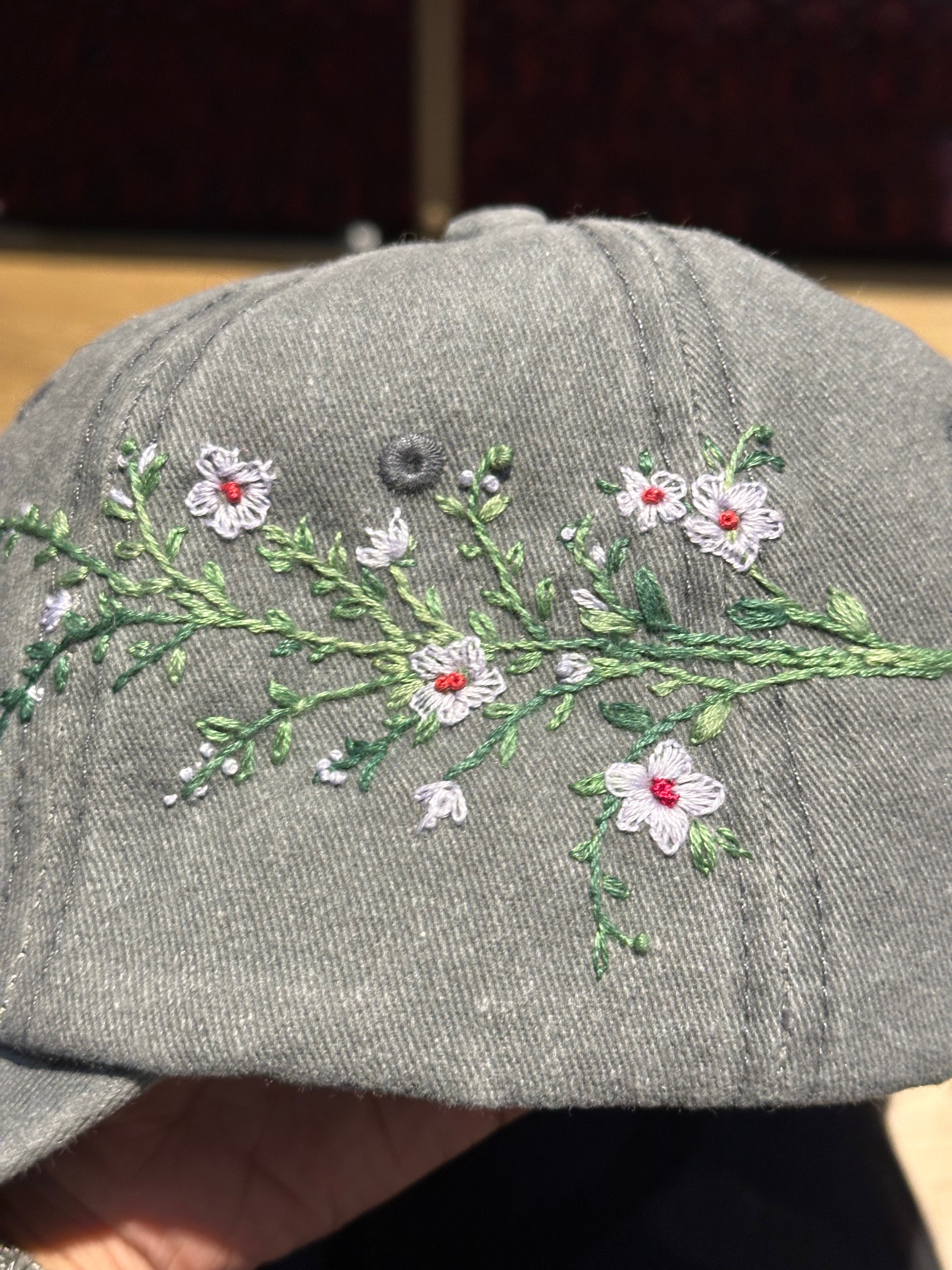 Lavender Vines in Muted Black Cap